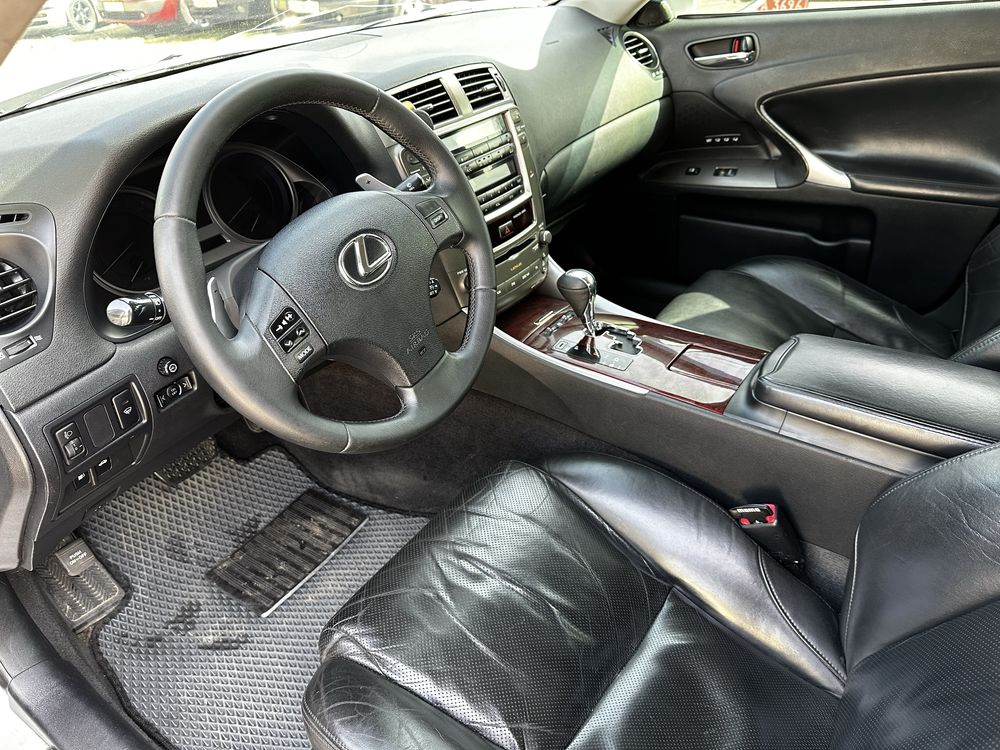 Продам Lexus IS 250