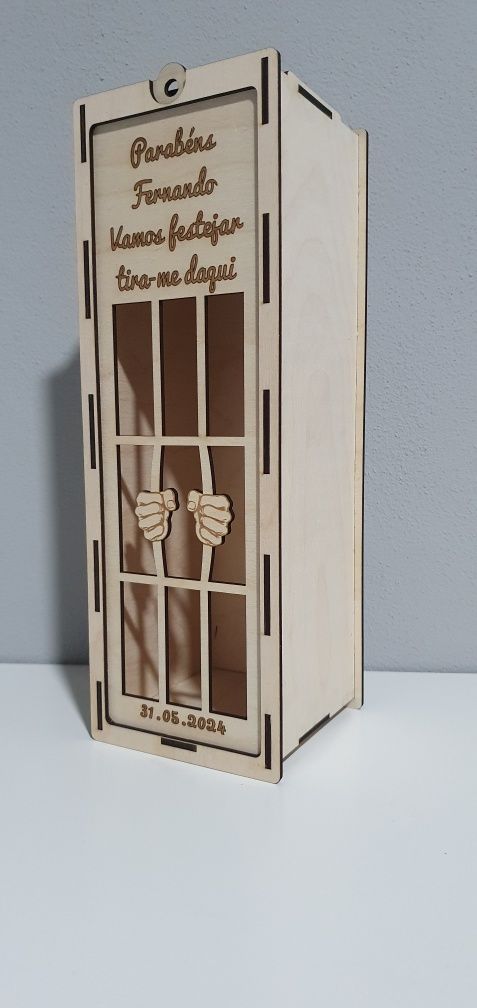 Caixa personalizada para garrafa