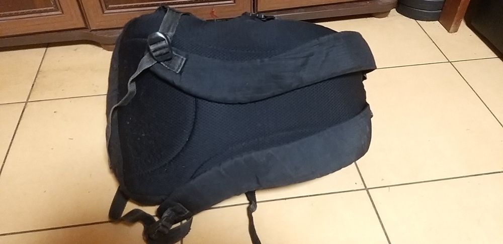 plecak czarny 3 komory na zamek , szkolny, trekking, turystyka ok 50l