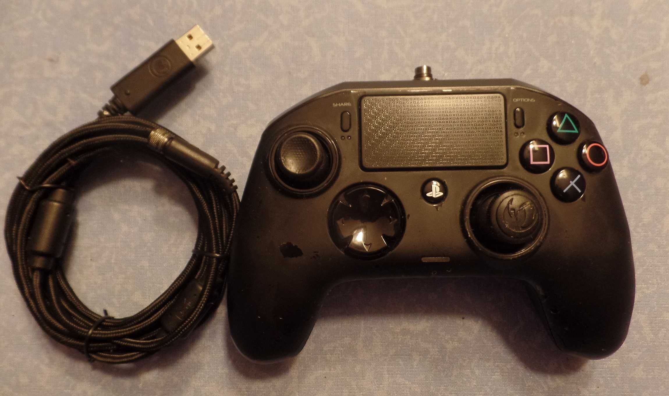 Comando Nacon Revolution Pro com fio PS4 (894)