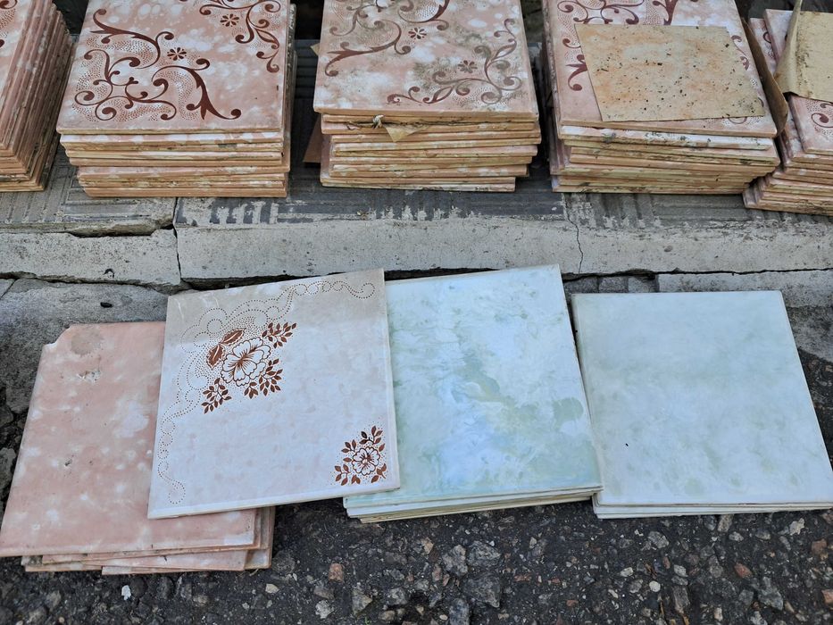 продам плитку 15х15