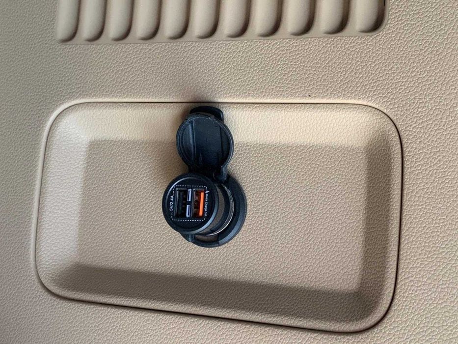 Адаптер Hussell для автомобільного зарядного пристрою. З США. Оригінал