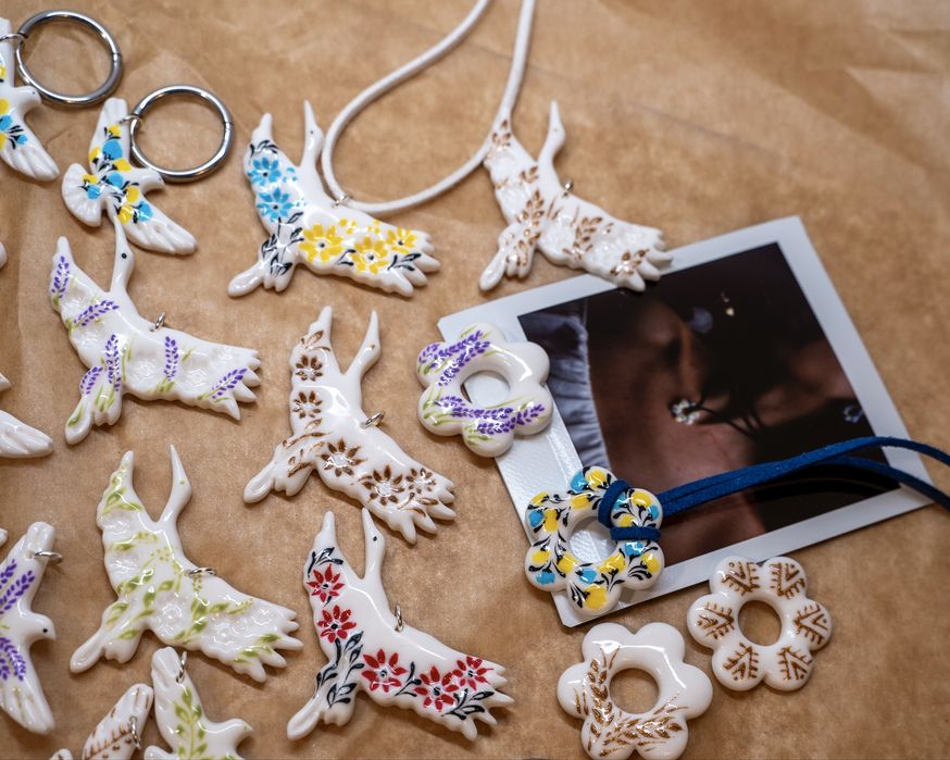 Етнічні прикраси - підвіска, сережки пташки, квіти. На подарунок