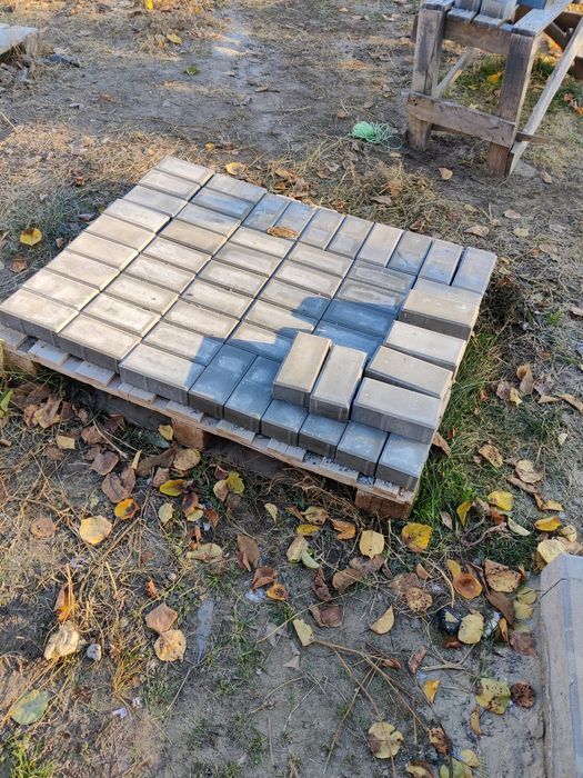 Продам остатки ( 8 м.кв.) тротуарной плитки ТМ Брукленд ( Brukland)