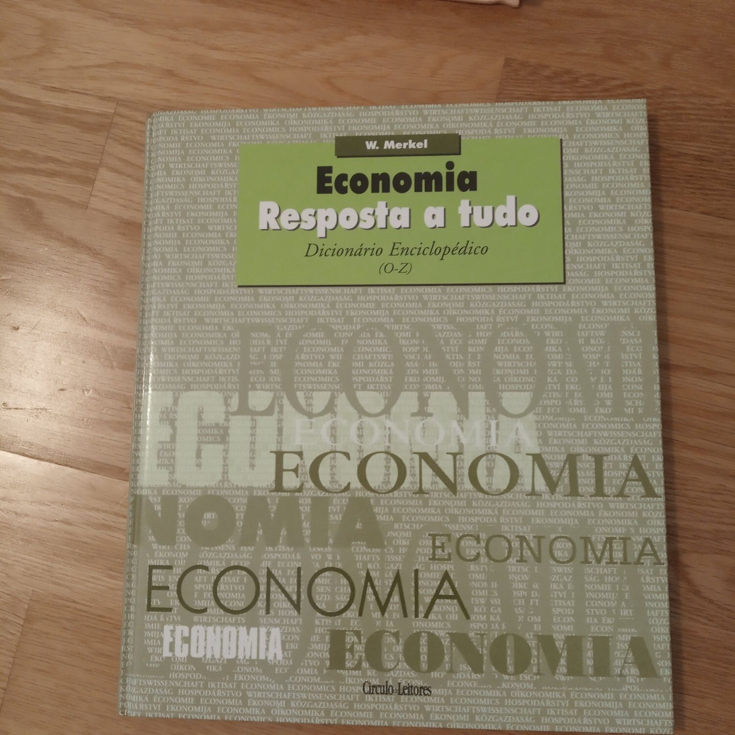 Coleção de livros "Economia - resposta a tudo" - círculo de leitores