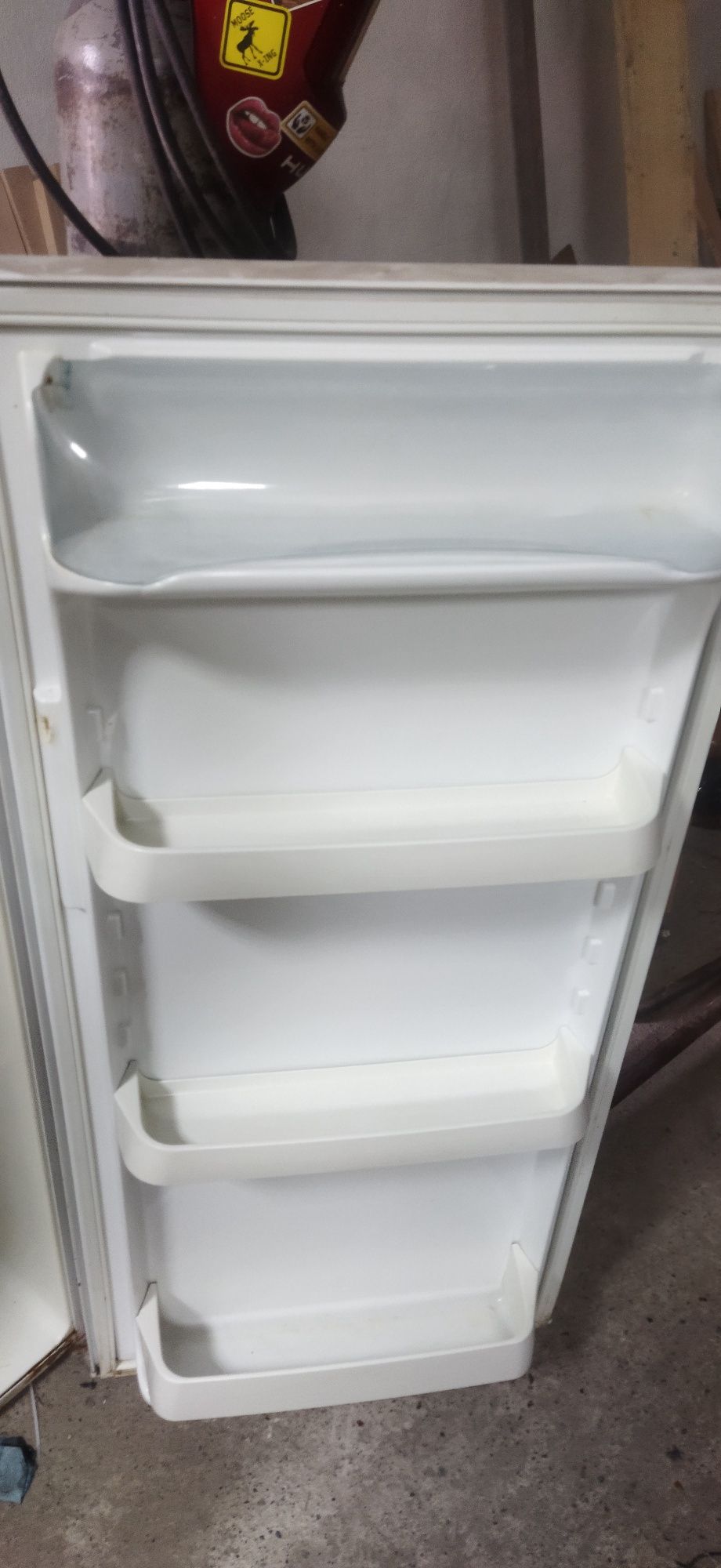 Холодильник AEG.