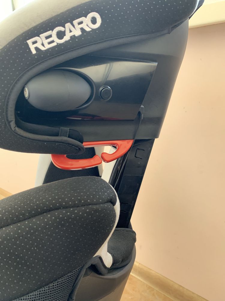 Автокрісло Recaro Monza Nova 3-12 років