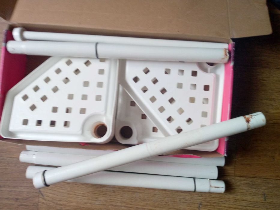 Полка в ванную угловая