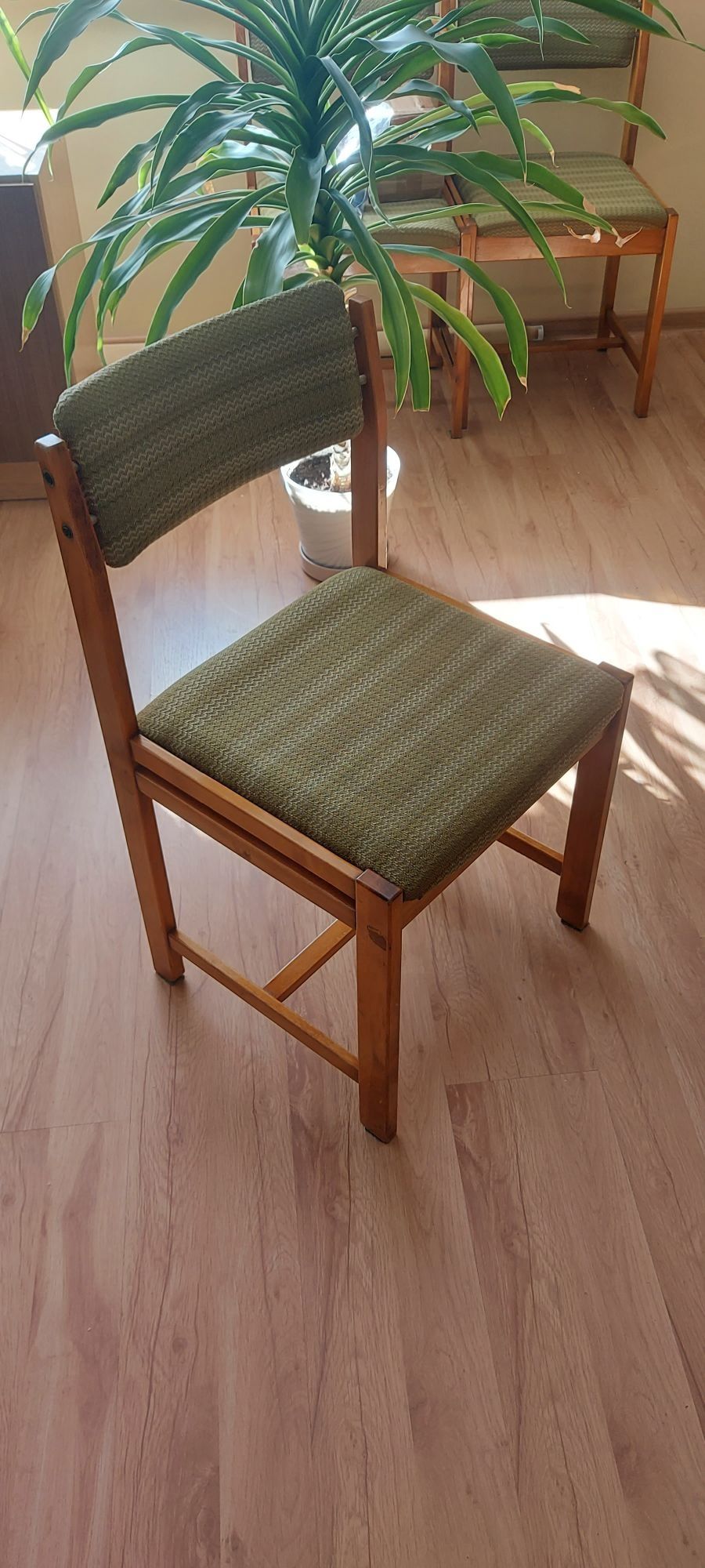 Krzesła komplet 4 sztuki