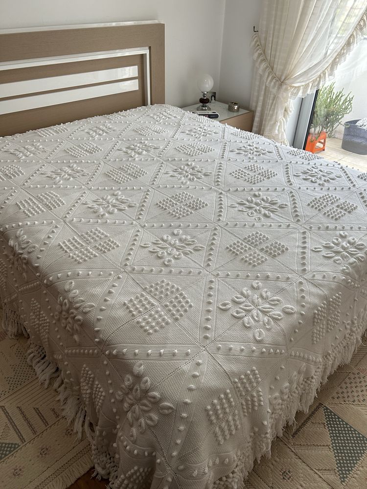Colcha de cama feita à mão