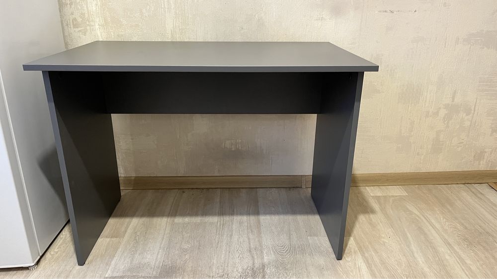 Стіл ДСП. Новий стан. Для дитини, не великий!