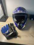 Kask Airoh z rękawicami