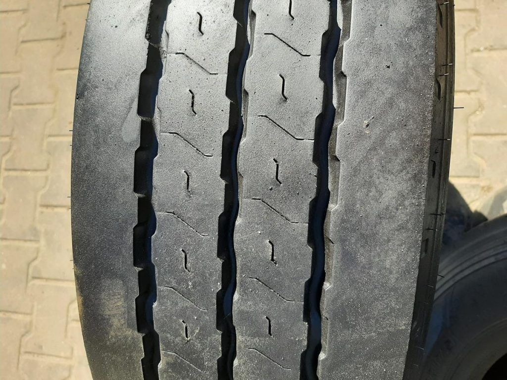 Opona używana ciężarowa 245/70R17.5 GOODYEAR KMAX T 450zł C2476