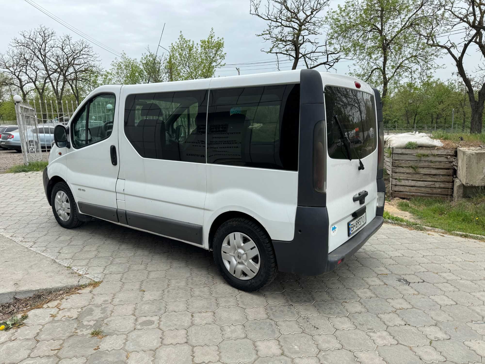 RENAULT Trafic 2002 1. 9dci  пас7+1