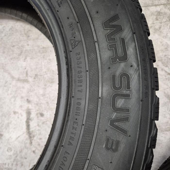 235/65R17 Nokian Zima