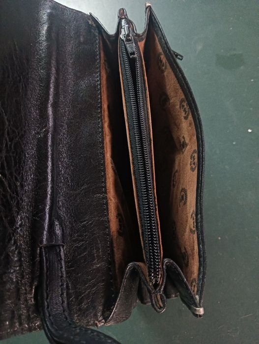 Bolsa em cabedal