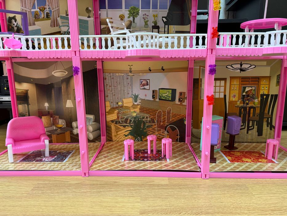 Кукольный домик для Барби.