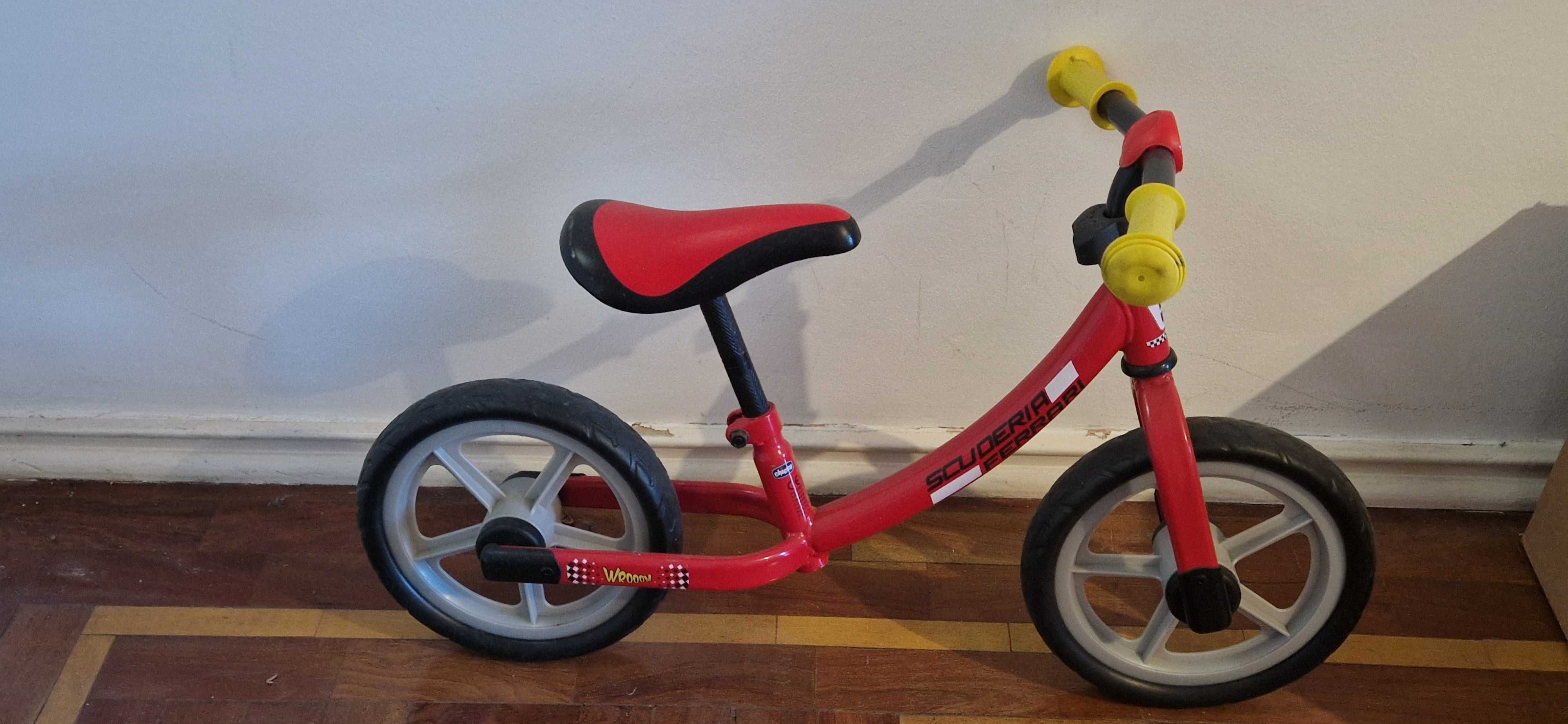 Bicicleta sem pedais Chicco Scuderia Ferrari