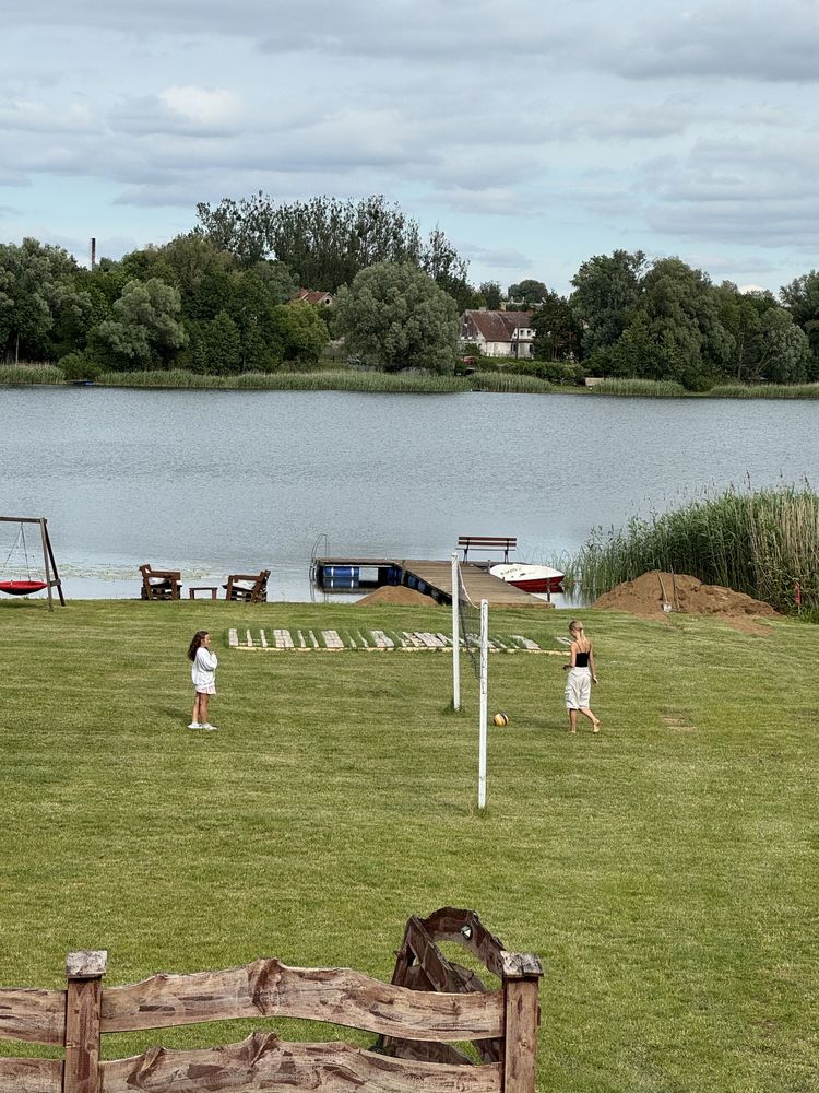 Dom Mazury, z własną linią brzegową