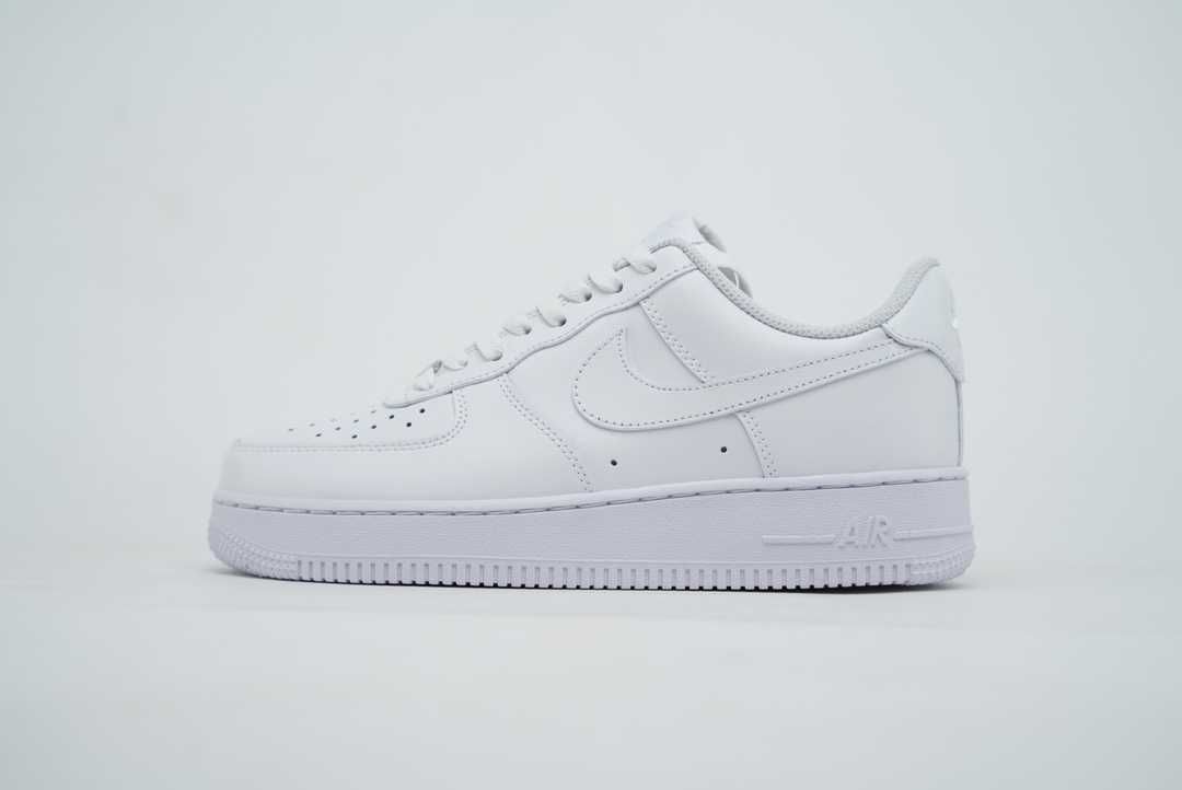 White\Powietrze*DamskieNikeAirForce1Low'07 / 40,5