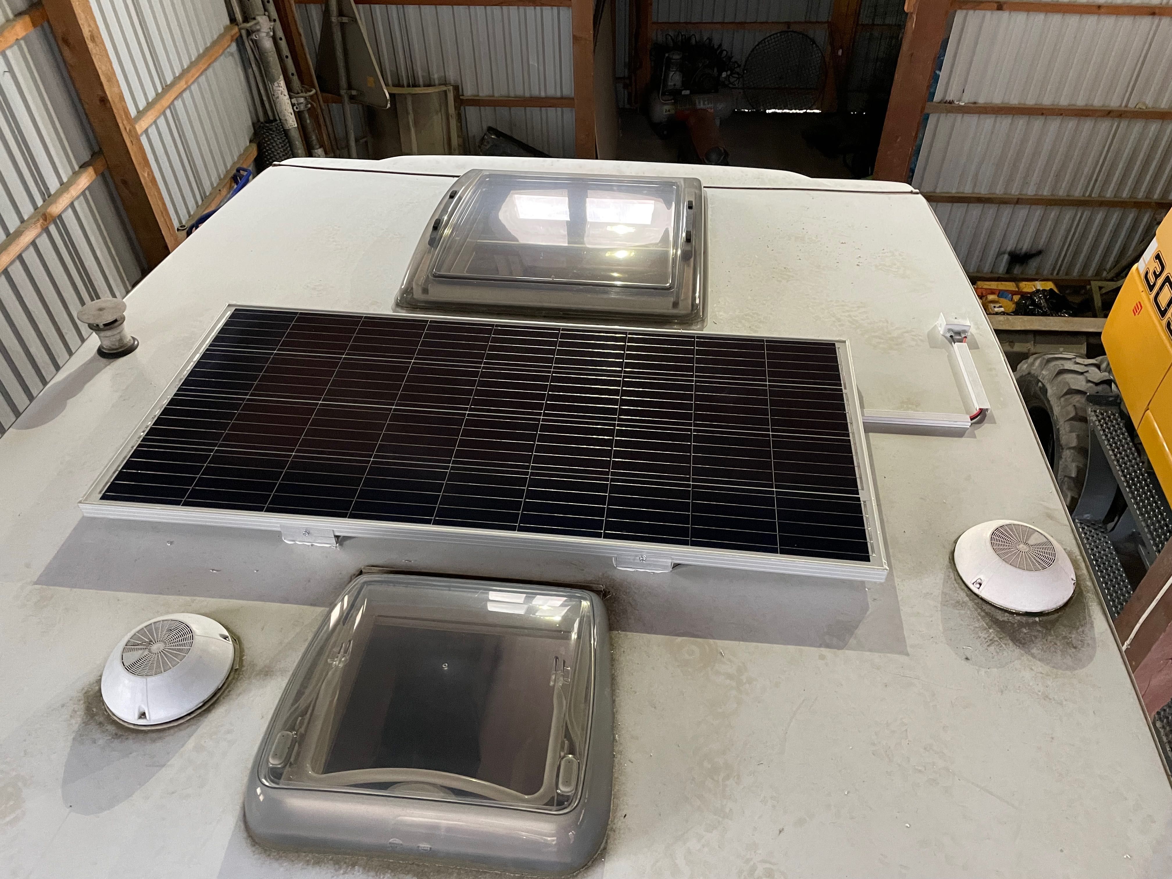 Montaż solarów w kamperze i przyczepie kempingowej