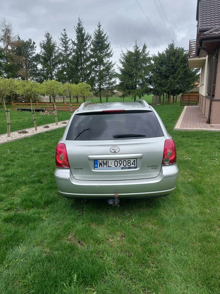 Toyota Avensis II 2.0 D4D KLIMA NAVI Alufelgi