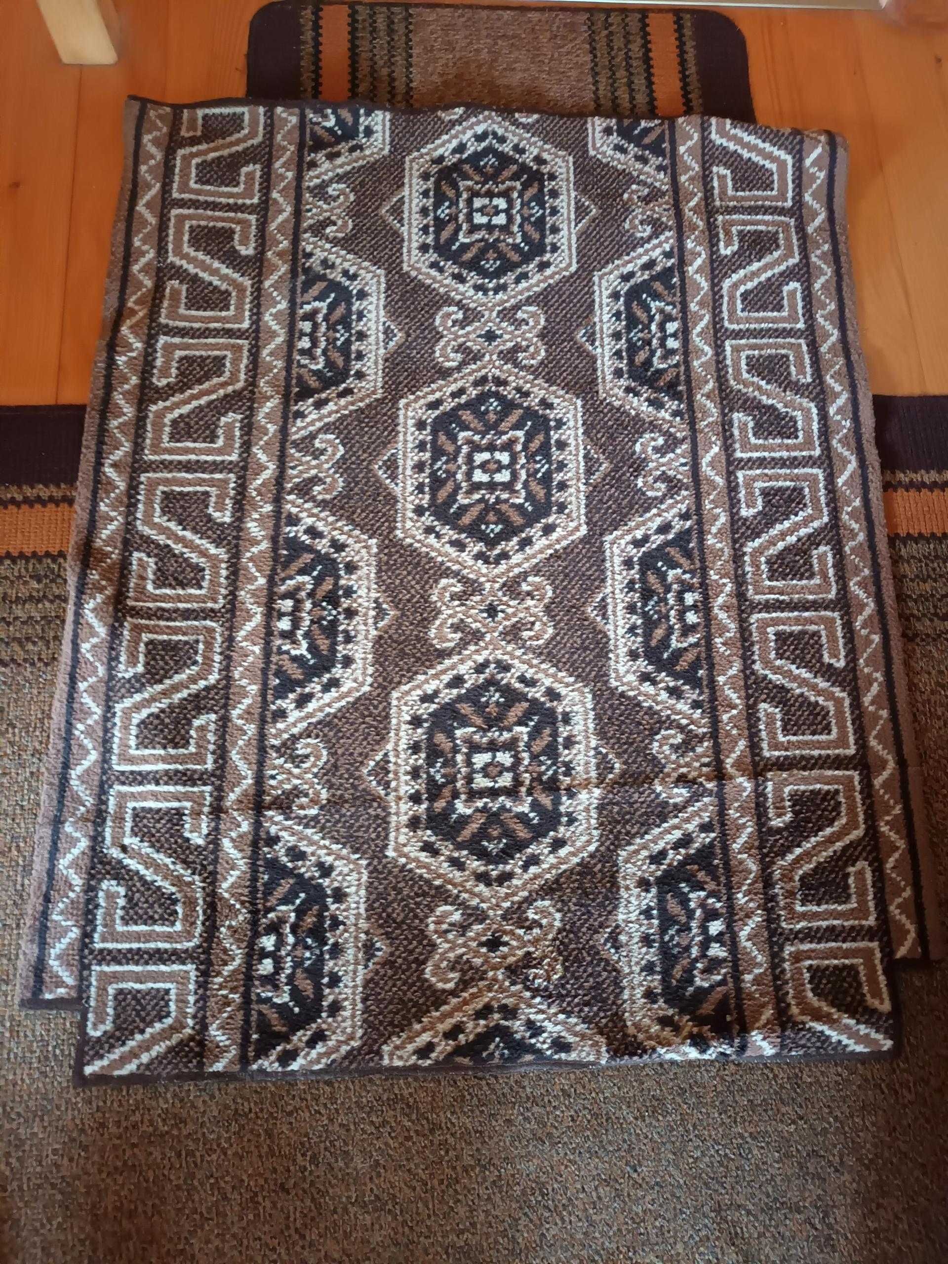 Sprzedam dywan / chodnik 1,24 m x 1 m