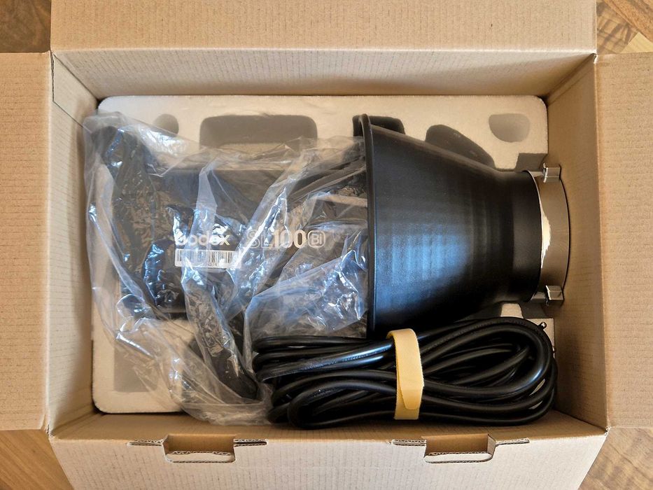 Lampa LED Godox SL100Bi mało używana