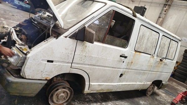 Para Peças Renault Trafic Caixa (Txx)