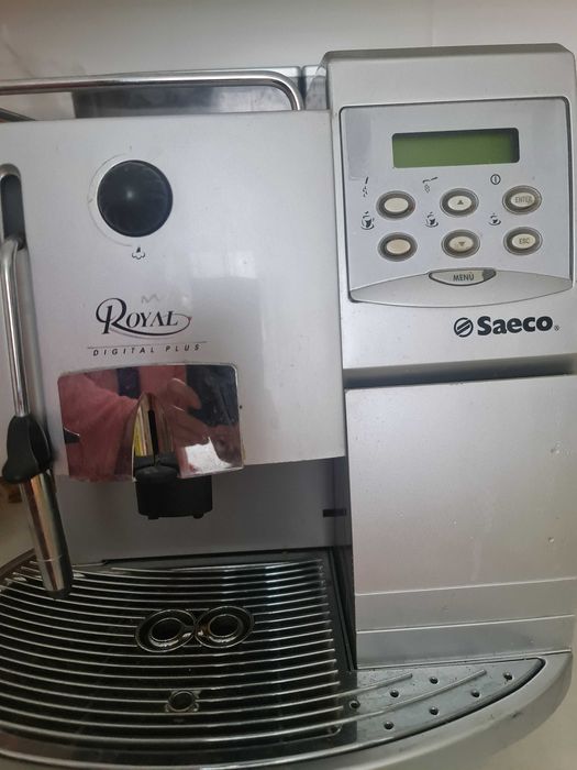 Професійна італійська кавомашина Saeco royal digital plus
