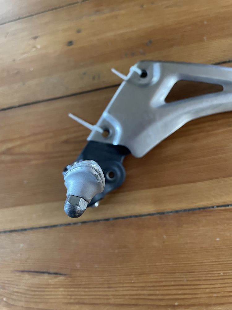 Podnóżek set lewy Triumph Speed Triple 1050
