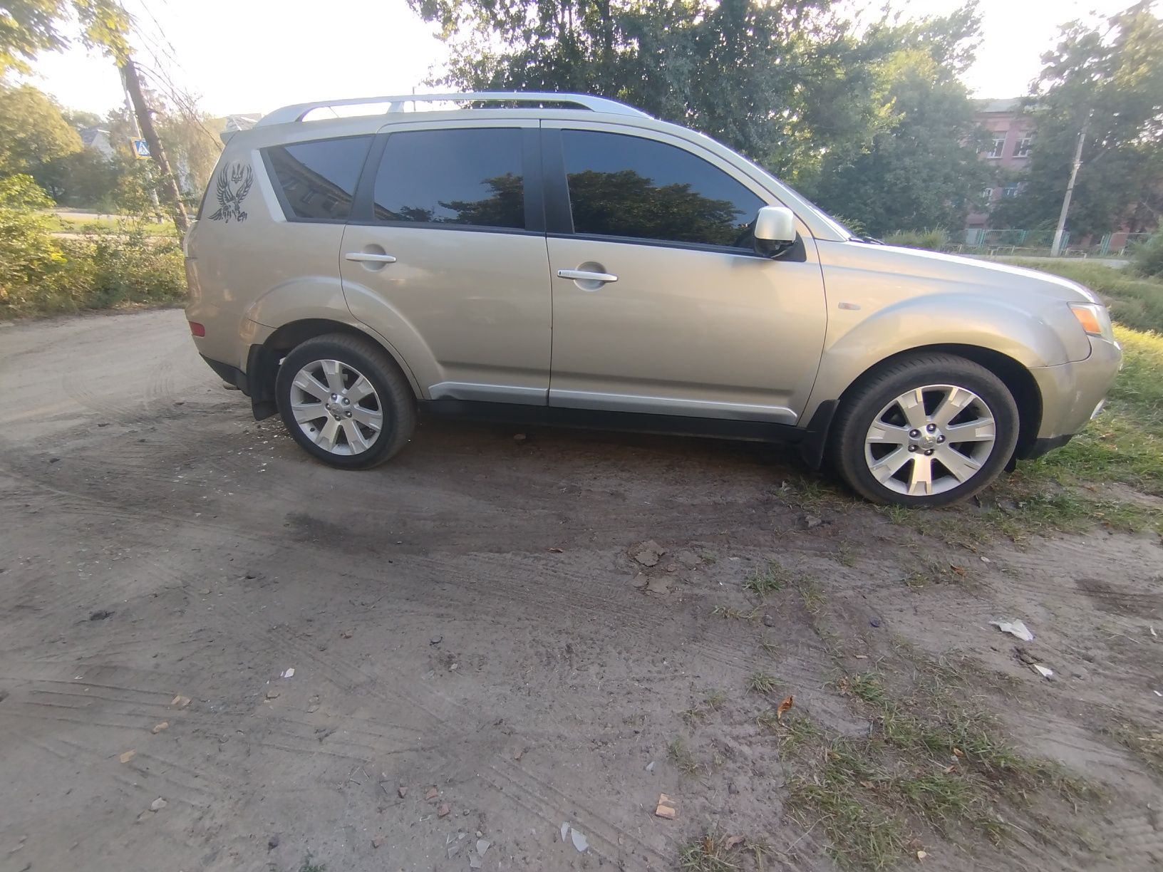 Mitsubishi Outlander XL