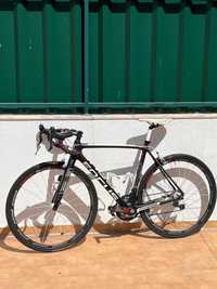Bicicleta Focus Izalco Pro