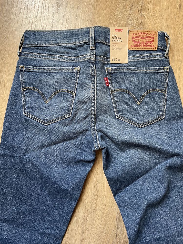 Новые женские джинсы Levi’s 710 super skinny W26 L32