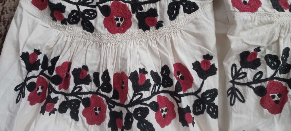 Старовинна вишиванка тамбуром