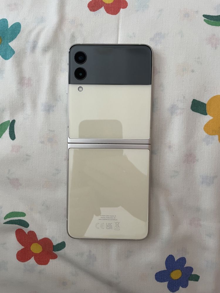 Samsung Zflip 3 Creme / Capa Roxa Incluída