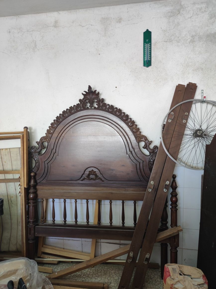 Cama madeira massiça