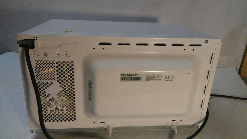 Kuchenka mikrofalowa Sharp 20L.    G-274