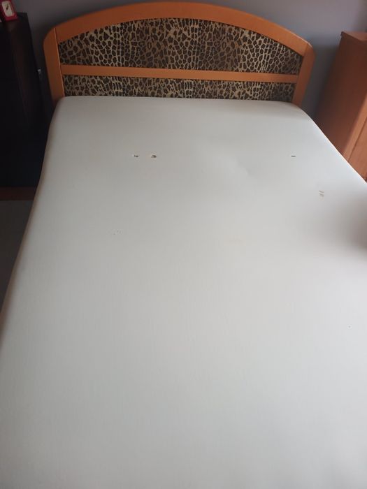 Łóżko z pojemnikiem na pościel 140x200 za DARMO