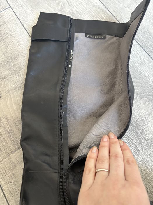 Продам кожанные сапоги Vitto Rossi 38 размера