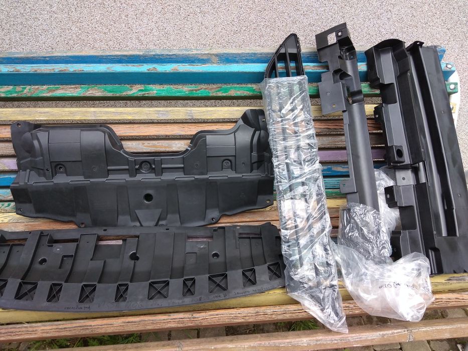 Дефлектори радіатора нісан рог