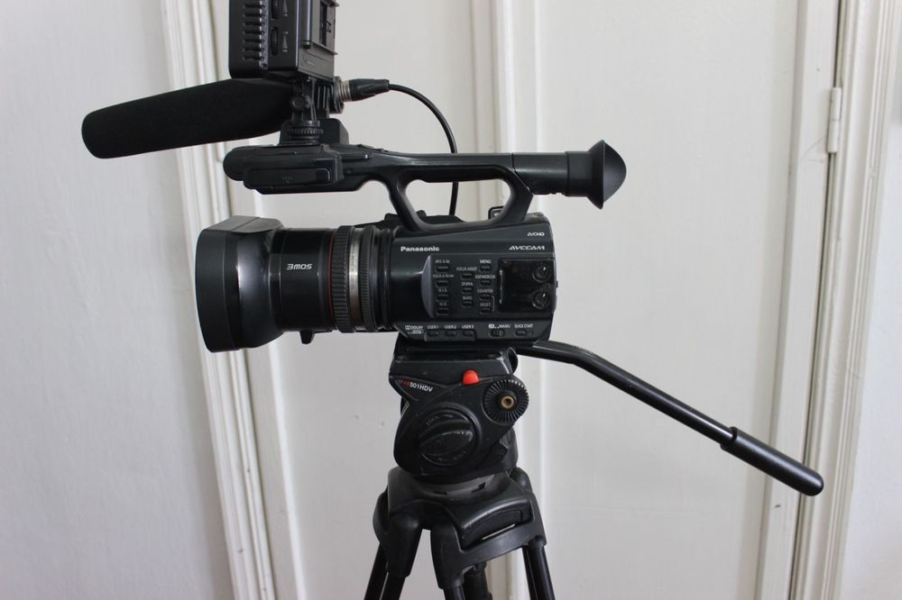 Цифрова відеокамера