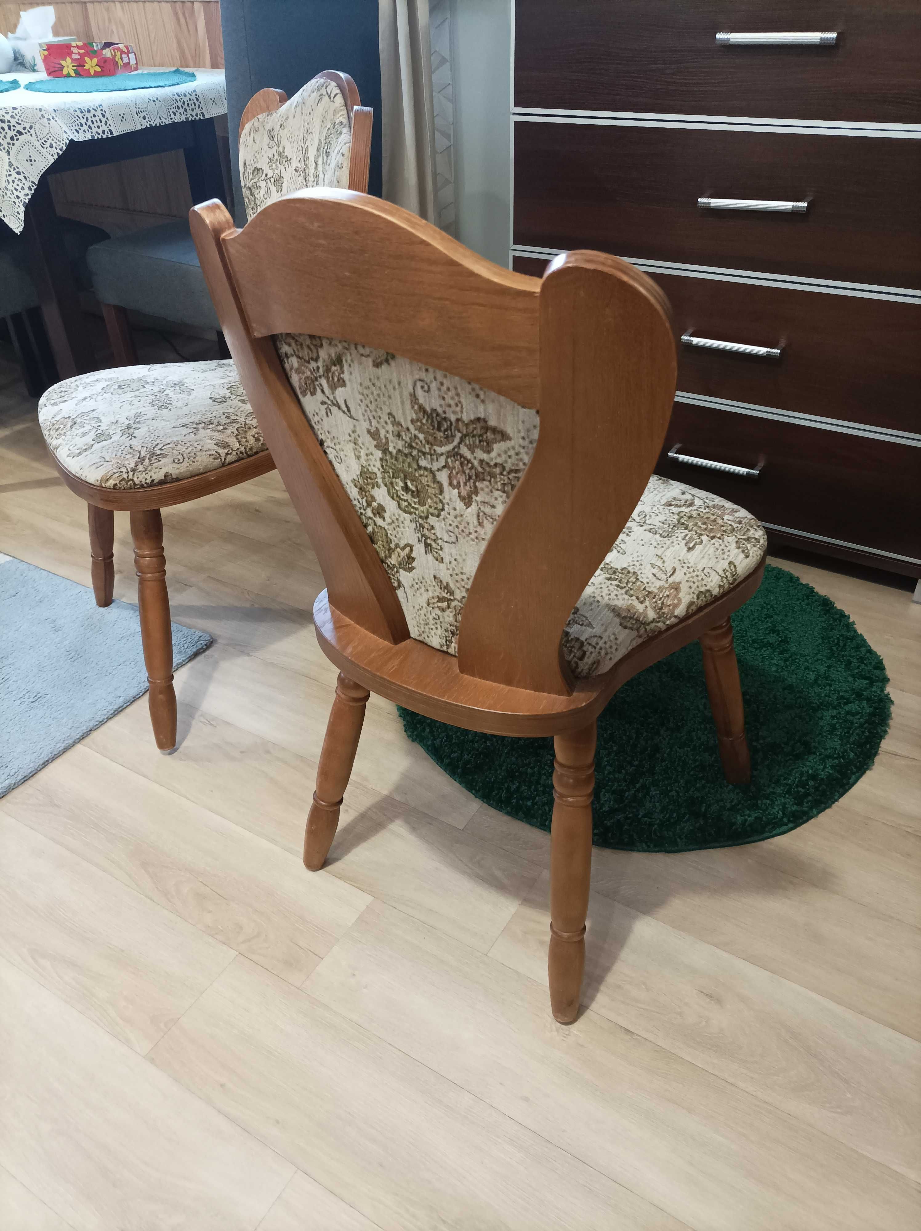 Krzesła w pięknym stylu retro vintage