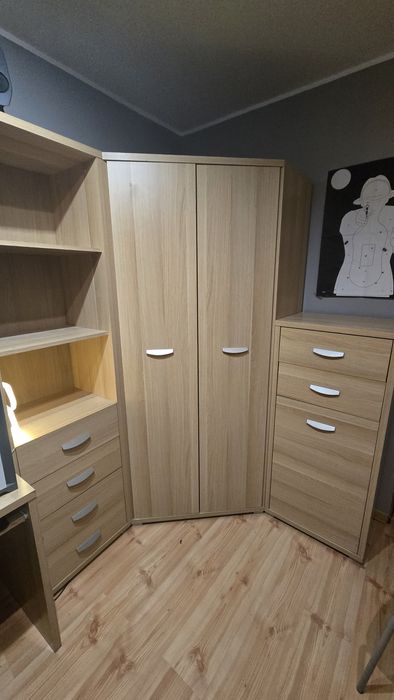 Sprzedam zestaw mebli młodzieżowych Wójcik