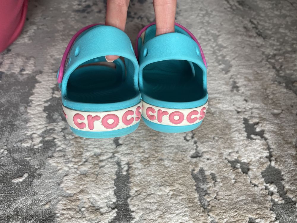 Crocs J2, Крокси
