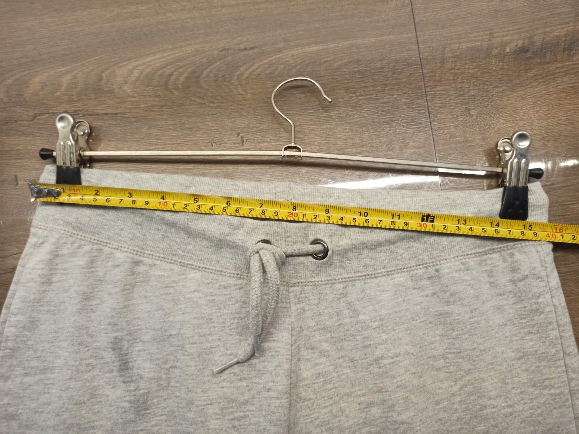 Szare dresy F&F długość 3/4 r. 40