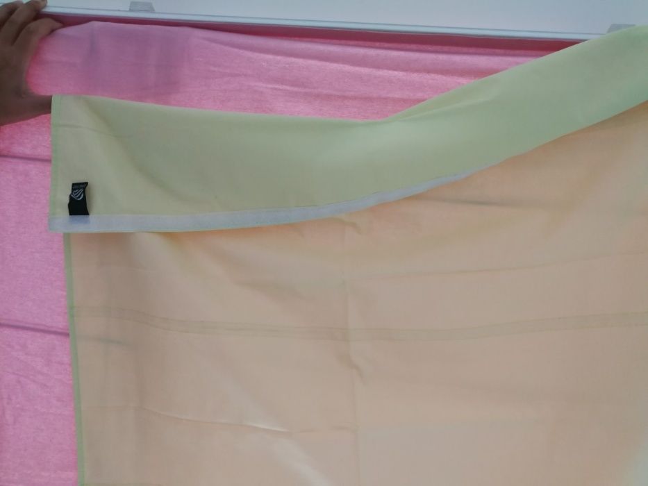 Vendo veneziana rosa ou verde para janela de quarto - 1,60m