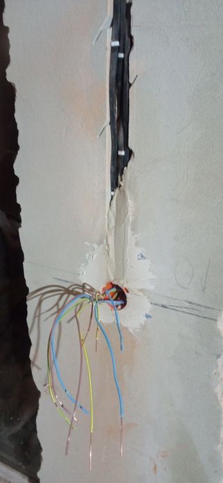 Послуги електрика, електромонтажні роботи.