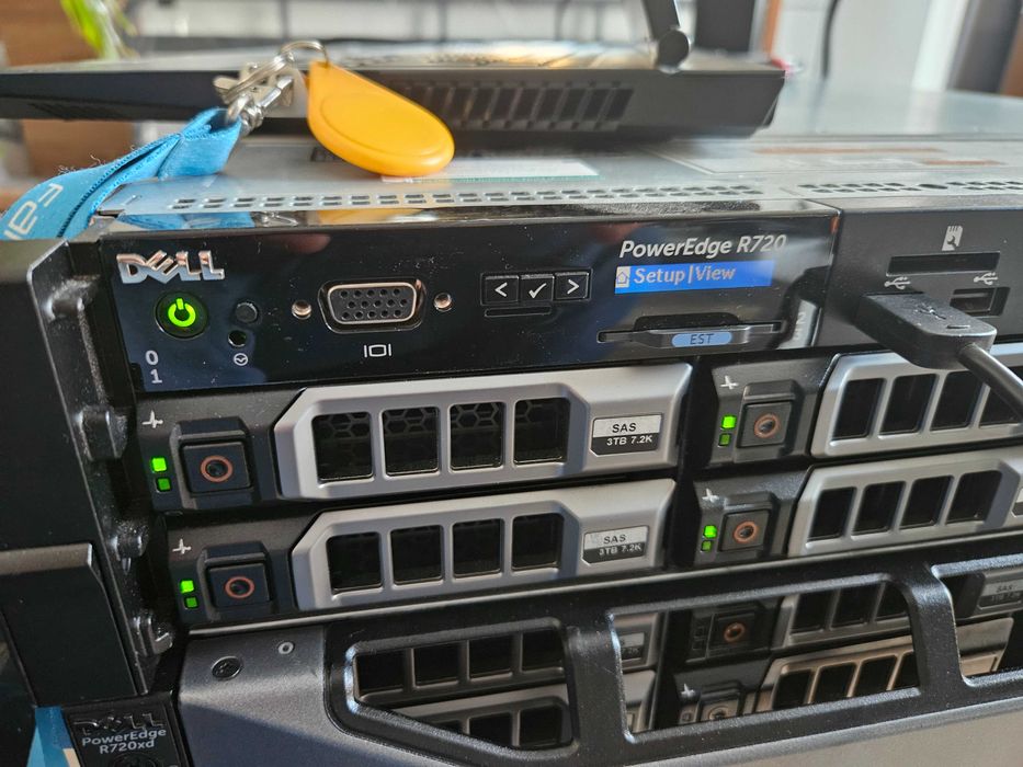 Dell Power Edge R720, 2x E5-2643, 128 GB RAM, 12TB SAS