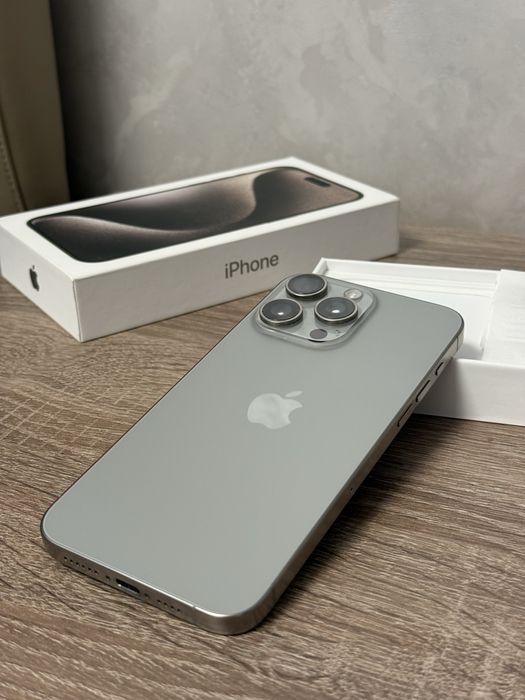 IPhone 16 pro max на 256 gb titanium